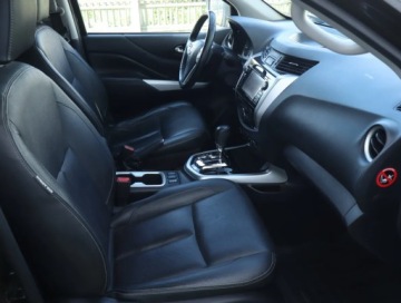 Nissan Navara IV Double Cab 2.3 190KM 2018 Nissan Navara 2.3 dCi, Salon Polska, zdjęcie 8