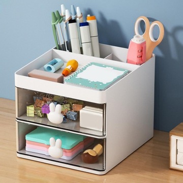 Органайзер для аксессуаров для макияжа белого цвета.