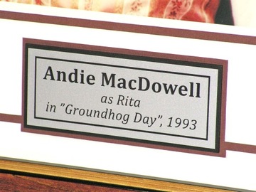 Сертификат с автографом Энди Макдауэлл в рамке