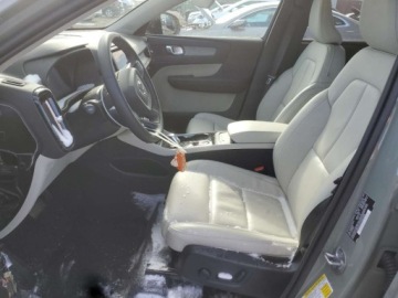 Volvo XC40 Crossover Facelifting 2.0 B5 250KM 2025 Volvo XC 40 Plus 2025 2.0 Benzyna 250KM, zdjęcie 7