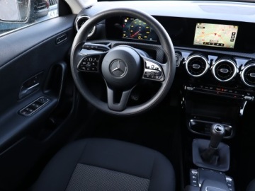 Mercedes CLA C118/X118 Coupe 2.0 200d 150KM 2021 Mercedes CLA 200 d, Navi, Klima, Klimatronic, zdjęcie 6