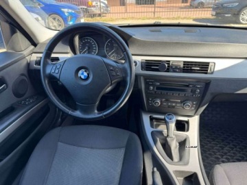 BMW Seria 3 E90-91-92-93 Limuzyna E90 318i 129KM 2007 BMW Seria 3 BMW Seria 3 2,0 Benzyna Super Stan Zamiana 2.0 Benzyna 129KM, zdjęcie 2