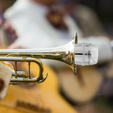 Резиновый глушитель, заглушающий звук трубы