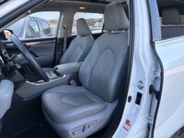 Toyota Highlander III 2.5 248KM 2022 Toyota Highlander 2.5 Executive Highlander Hybrid, zdjęcie 23