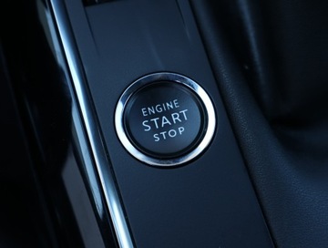 Peugeot 3008 II Crossover 1.2 PureTech 130KM 2018 Peugeot 3008 1.2 PureTech, Salon Polska, zdjęcie 17