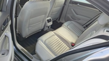 Volkswagen Passat B8 Variant Facelifting 2.0 TSI 190KM 2022 Volkswagen Passat 2.0TSI 190KM ACC SalonPL Kamera, zdjęcie 9