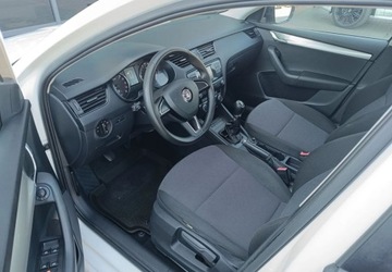 Skoda Octavia III Kombi 1.6 TDI 110KM 2016 Skoda Octavia Skoda Octavia 1.6 TDI (Green tec) 4x4 Joy 1.6 Diesel 110KM, zdjęcie 9