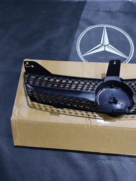 MERCEDES CLS Grill W219 DIAMOND CZARNA ATRAPA 05{