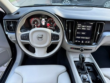 Volvo V60 II  Kombi 2.0 D3 150KM 2020 Volvo V60 2.0 D3 150 KM Skóry Kamera Hak FV23%, zdjęcie 16