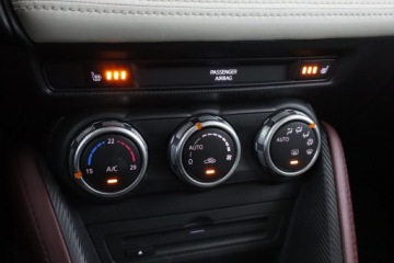 Mazda CX-3 Crossover 2.0 SKY-G 120KM 2016 Mazda CX-3 2.0 Skyactiv-G, Salon Polska, zdjęcie 15