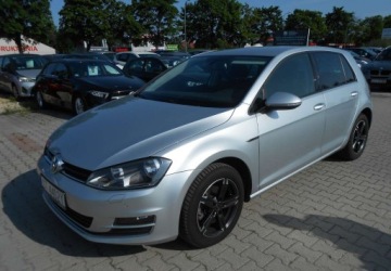 Volkswagen Golf VII Hatchback 3d 1.4 TSI BlueMotion Technology 125KM 2016 Volkswagen Golf Volkswagen Golf VII 1.4 BENZYNA 126 KM DSG 1.4 Benzyna