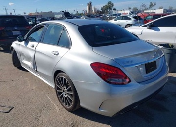 Mercedes Klasa C W205 Limuzyna 300 245KM 2018 Mercedes-Benz Klasa C 2018r., C 300, 2L, od ubezpieczalni 2.0 Benzyna 244KM, zdjęcie 4