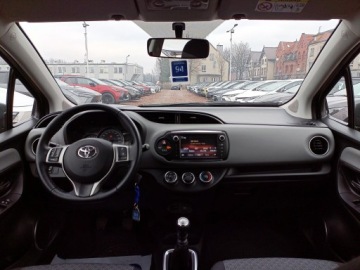 Toyota Yaris III Hatchback 5d Facelifting 1.33 Dual VVT-i 99KM 2015 Toyota Yaris 1.33 Premium III (2011-2019) 1.33VVT-, zdjęcie 13