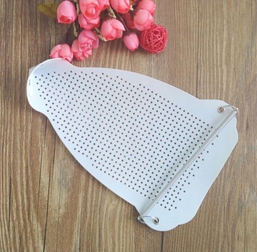 БЕЗЛОСКОВОЕ ТЕФЛОНОВОЕ ПОКРЫТИЕ НА УТЮГЕ ЗАЩИЩАЕТ