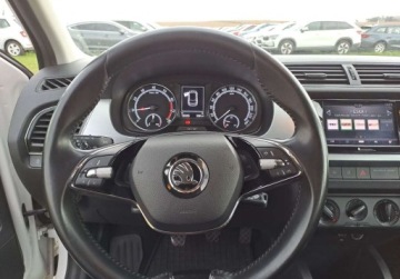 Skoda Fabia III Kombi Facelifting 1.0 TSI 95KM 2021 Skoda Fabia Ambition 1.0 TSI 95 KM Klimatyzacja Czujniki LED ASO, zdjęcie 15