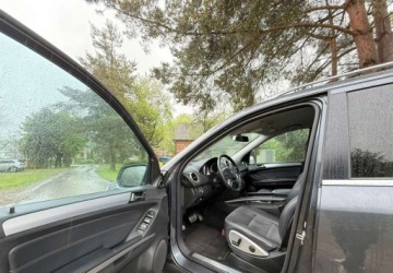 Mercedes Klasa M W164 Off-roader Facelifting 3.0 V6 (300 CDI BlueEFFICIENCY) 190KM 2010 Mercedes-Benz ML Mercedes-Benz ML 300 CDI 4-Matic 3.0 Diesel 190KM, zdjęcie 12