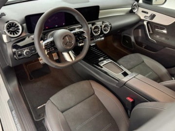 Mercedes Klasa A W177/V177 Hatchback Facelifting 2.0 220 190KM 2025 A Klasa 220 4-Matic AMG Line 2.0 (190KM) 2025, zdjęcie 5