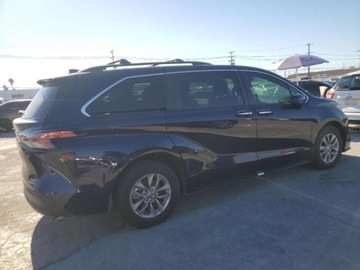 Toyota Sienna III 2022 Toyota Sienna XLE 2022 2.5l 2.5 Hybryda 245KM, zdjęcie 3