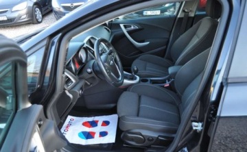 Opel Astra J Hatchback 5d 1.4 Turbo ECOTEC 140KM 2012 Opel Astra 1.4 Benzyna Xenon Tempomat Cz. parkowania Klimatyzacja 1.4 140KM, zdjęcie 13