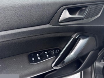 Peugeot 308 II SW 1.2 PureTech 130KM 2017 Peugeot 308 1.2 PureTech 130km GPF Stop &amp; Start Active Business-Paket 2017r, zdjęcie 15