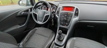 Opel Astra J Sports Tourer Facelifting 1.4 Turbo ECOTEC 140KM 2015 Opel Astra Bogata wersja. stan bardzo dobry., zdjęcie 8