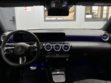 Mercedes Klasa A W177/V177 Hatchback Facelifting 2.0 220 190KM 2025 A Klasa 220 4-Matic AMG Line 2.0 (190KM) 2025, zdjęcie 4