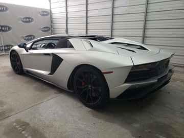 Lamborghini Aventador 2018 Lamborghini Aventador S 2018 6.5l 6.5 Benzyna 729KM, zdjęcie 1