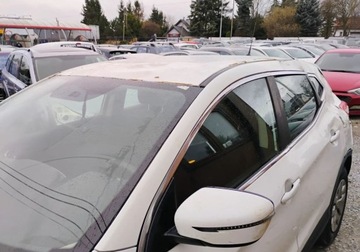 Nissan Qashqai II Crossover 1.2 DIG-T 115KM 2015 Nissan Qashqai 2015r, Salonowy, 1.2 Benzyna. Uszkodzony. Poobijany. Jezdzi., zdjęcie 23