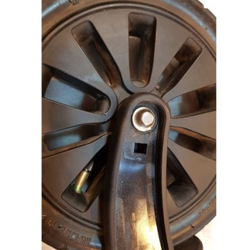 Зажимной колпачок на колесо коляски. для оси 6 мм, для блокировки колеса