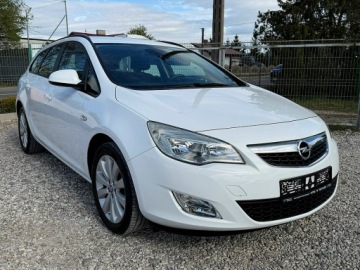 Opel Astra J Sports Tourer 1.4 Twinport ECOTEC 100KM 2011 Opel Astra Grz. Fotele Kierownica Navi Gwarancja, zdjęcie 3