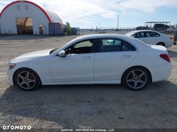 Mercedes Klasa C W205 2018 Mercedes-Benz Klasa C Mercedes-Benz Klasa C 300 9G-TRONIC AMG Line 2.0, zdjęcie 13