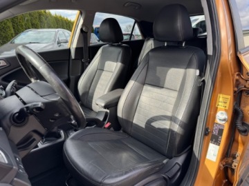 Hyundai i20 I Hatchback 5d Facelifting 1.2 DOHC 85KM 2015 Hyundai i20 1.2 Benzyna Pierwszy Wlasciciel Bogata Wersja 1.2 Benzyna, zdjęcie 11