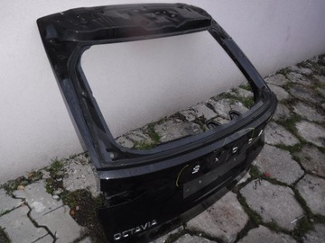 ЗАСЛОНКА КРЫШКИ БАГАЖНИКА Skoda Octavia универсал 20-