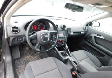 Audi A3 8P Hatchback 3d 2.0 TDI PD 170KM 2007 Audi A3 3-drzwiowe 2.0TDi Quattro Podgrzewane Fotele 2.0 Diesel 170KM, zdjęcie 5