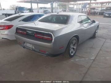 Dodge Challenger III 2015 Dodge Challenger 2015 Dodge Challenger SXT 3.6 Benzyna 305KM, zdjęcie 3