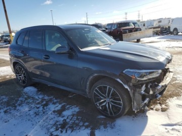 BMW X5 G05 2022 BMW X5 M50i, 2022r., 4x4, 4.4L 4.4 Benzyna 523KM, zdjęcie 1