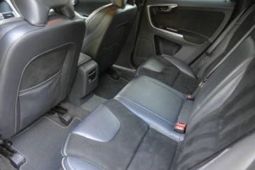 Volvo XC60 I SUV Facelifting 2.0 D4 DRIVE-E 190KM 2017 Volvo XC 60 VOLVO XC60 2.0 D4 190KM R-DESIGN BLIS Navi Kamera Gwarancja 12, zdjęcie 36