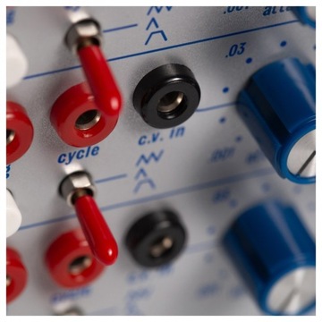 Четырехфункциональный генератор Buchla и Tiptop Audio 281T