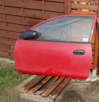 MAZDA 323C DVEŘE
