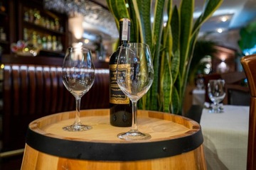 Деревянный шкаф-бочка - мини-бар - LED-бар