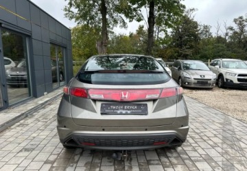 Honda Civic VIII Hatchback 3d 2.2 i-CTDi 140KM 2006 Honda Civic Honda Civic 2.2i-CTDi Executive 2.2 Diesel 140KM, zdjęcie 6