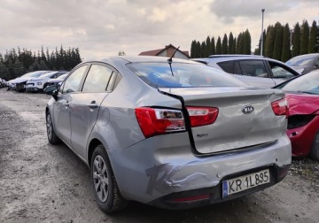 Kia Rio III 2011 Kia Rio I rej 2012r, 1.2 Benzyna. Lekko uszkodzony tyl. Jezdzi. 1.2 80KM, zdjęcie 2