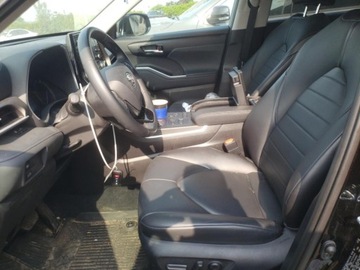 Toyota Highlander III 2021 Toyota Highlander Xle 2021 3.5l 3.5 Benzyna 295KM, zdjęcie 8