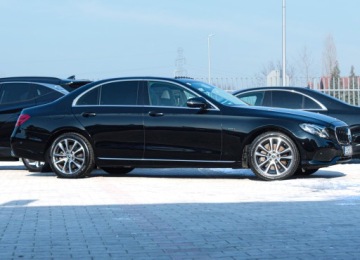 Mercedes Klasa E W213 Limuzyna Plug-in Facelifting 2.0 300e 320KM 2020 Mercedes E300e 320 koni Sedan Burmester Szyber Webasto Kamera Avantgarde, zdjęcie 33