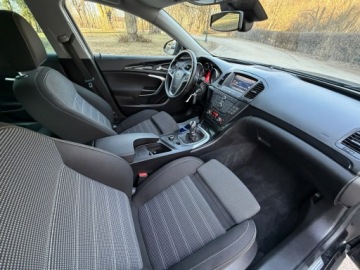 Opel Insignia I Sports Tourer 2.0 CDTI ECOTEC 160KM 2010 Opel Insignia Cosmo Sport Tour 2.0 CDTI 160KM Navi, zdjęcie 30