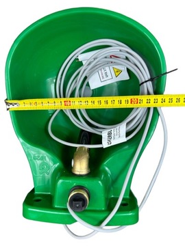 Поилка с трубным клапаном HP20 с трубным подогревом