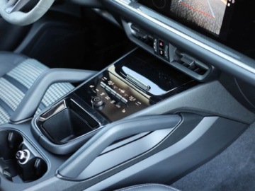 Porsche Cayenne III SUV Facelifting 3.0 353KM 2025 PORSCHE Cayenne Coupe Black Edition Suv 2.0 (353KM) 2025, zdjęcie 12