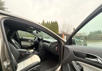 Mercedes Klasa A W176 Hatchback 5d 1.6 180 BlueEFFICIENCY 122KM 2013 Mercedes-Benz Klasa A Mercedes-Benz Klasa A 180 1.6 Benzyna 122KM, zdjęcie 24