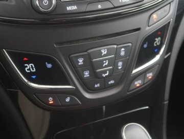 Opel Insignia I Country Tourer 2.0 CDTI Ecotec 170KM 2016 Opel Insignia 2.0 CDTI, 167 KM, Automat, Navi, zdjęcie 11