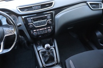 Nissan Qashqai II Crossover 1.2 DIG-T 115KM 2017 Nissan Qashqai 1.2 DIG-T, Salon Polska, zdjęcie 7